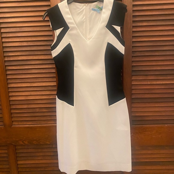 Like new size 0 Antonio Melani dress - Picture 1 of 6